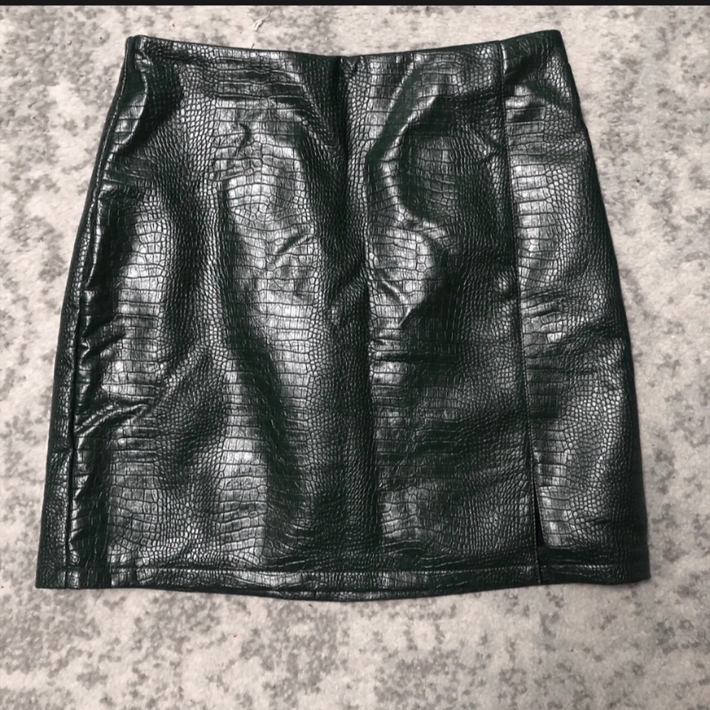 TOPSHOP green skirt